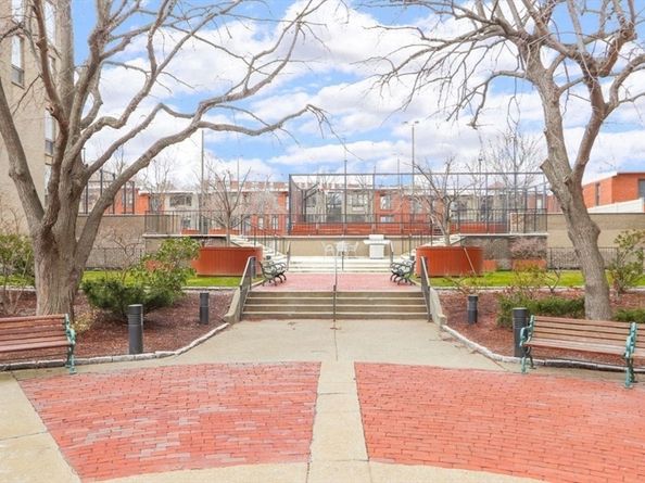 44 Washington St 501, Brookline MA 02445