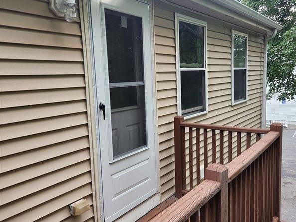 4 Mclaughlin St 3, Framingham MA 01701