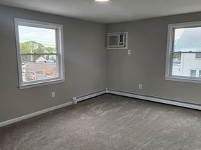 4 Mclaughlin St 3, Framingham MA 01701
