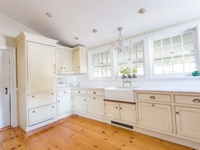 28 N Main St, West Brookfield MA 01585