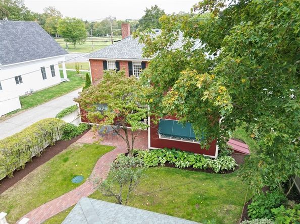 28 N Main St, West Brookfield MA 01585