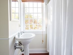 28 N Main St, West Brookfield MA 01585