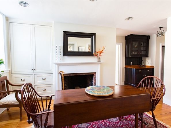 28 N Main St, West Brookfield MA 01585