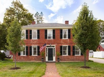 28 N Main St