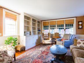 28 N Main St, West Brookfield MA 01585