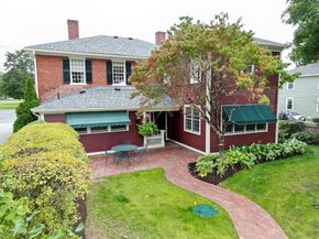 28 N Main St, West Brookfield MA 01585