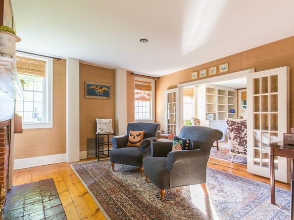 28 N Main St, West Brookfield MA 01585