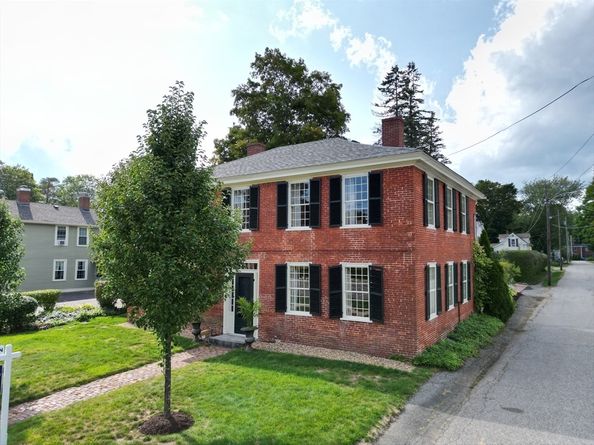 28 N Main St, West Brookfield MA 01585