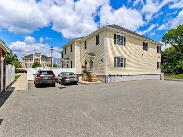 129 Cambridge St 1, Burlington MA 01803