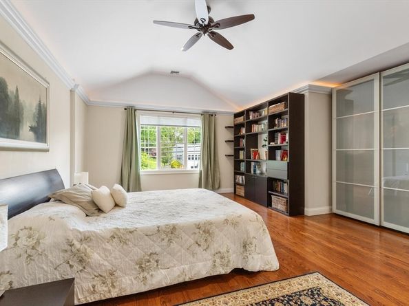 129 Cambridge St 1, Burlington MA 01803