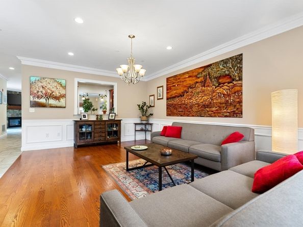 129 Cambridge St 1, Burlington MA 01803