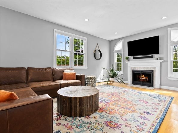 17 Lavalley Ln, Newburyport MA 01950