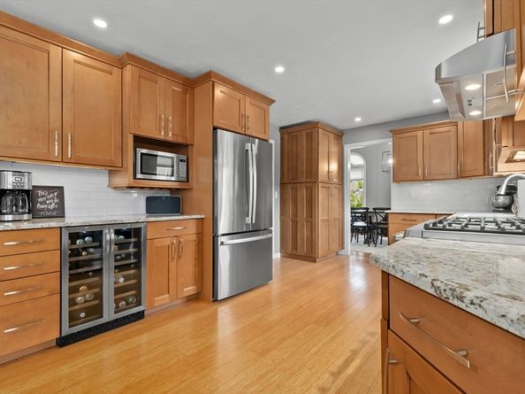 17 Lavalley Ln, Newburyport MA 01950