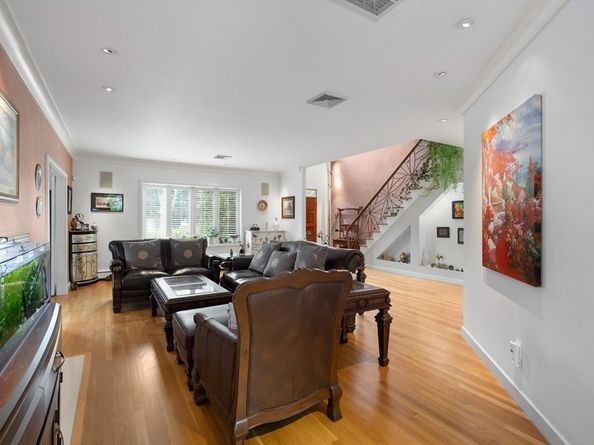 56 Cynthia Rd, Newton MA 02459