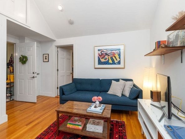 123 Trenton 3, Boston MA 02128