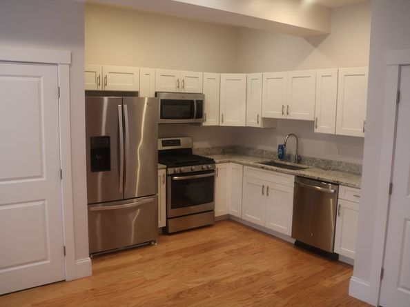 599 Washington St 7, Pembroke MA 02359