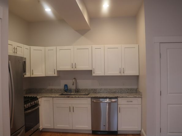 599 Washington St 7, Pembroke MA 02359