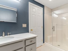 33 Barker Square Dr 33, Pembroke MA 02359