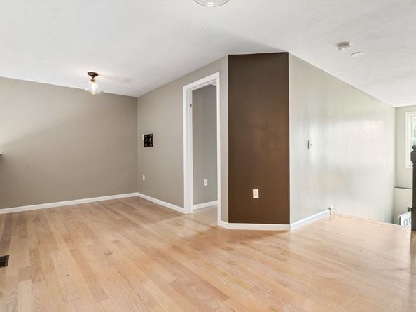 33 Barker Square Dr 33, Pembroke MA 02359