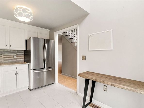 33 Barker Square Dr 33, Pembroke MA 02359