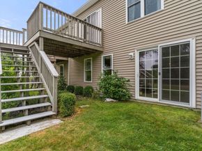 33 Barker Square Dr 33, Pembroke MA 02359