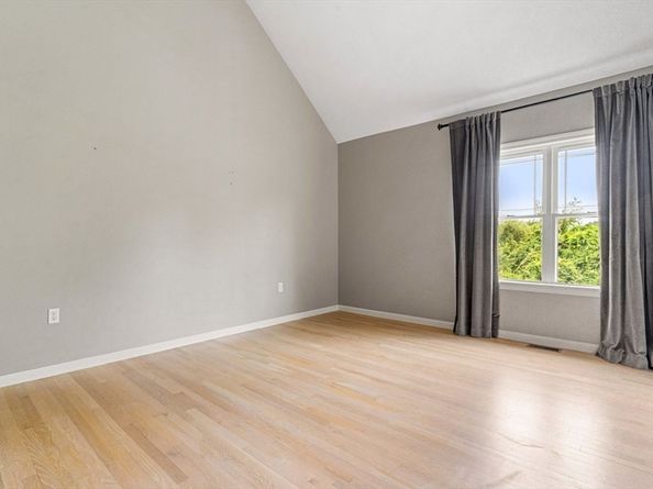 33 Barker Square Dr 33, Pembroke MA 02359