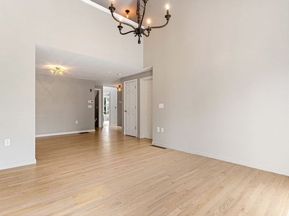 33 Barker Square Dr 33, Pembroke MA 02359