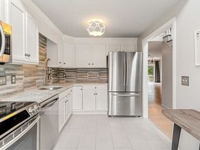 33 Barker Square Dr 33, Pembroke MA 02359