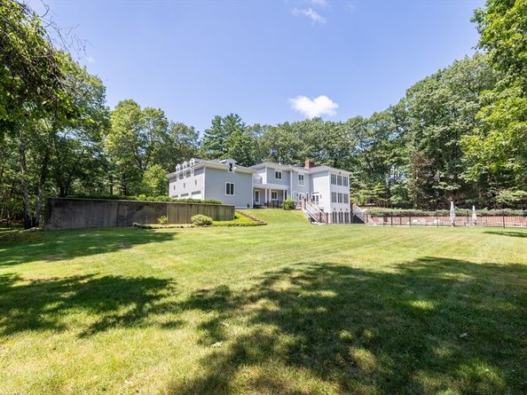 24 Appleton Ln, Boxford MA 01921