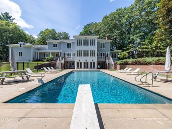 24 Appleton Ln