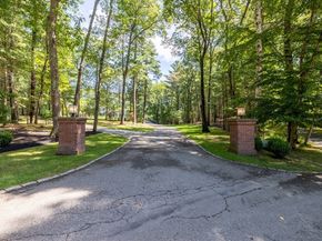 24 Appleton Ln, Boxford MA 01921