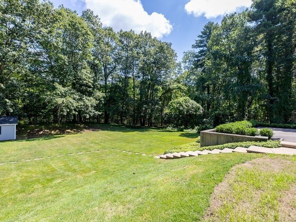 24 Appleton Ln, Boxford MA 01921