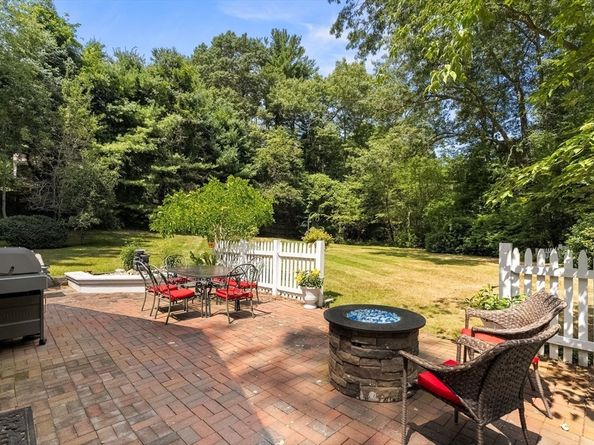 18 King Phillips Path, Duxbury MA 02332