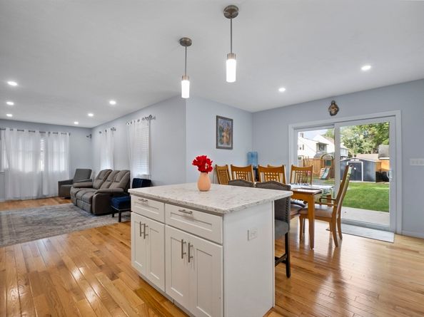 68 Liberty Sq, Rockland MA 02370