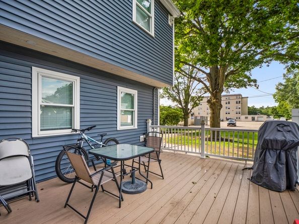 68 Liberty Sq, Rockland MA 02370