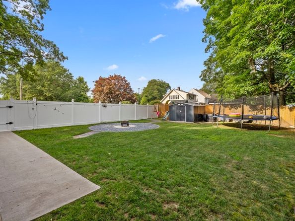 68 Liberty Sq, Rockland MA 02370