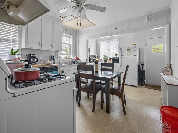 89 Central St, Somerville MA 02143