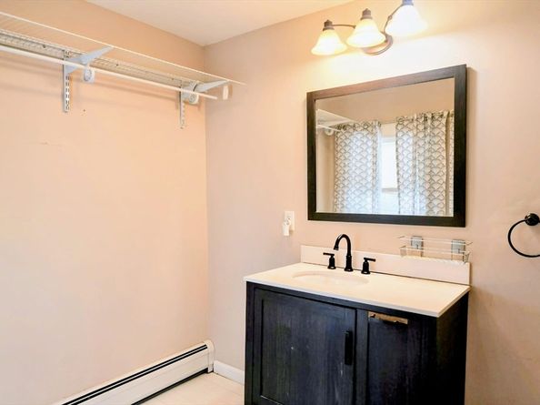 98 Drury Ave, Athol MA 01331