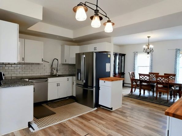 98 Drury Ave, Athol MA 01331