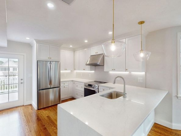 10 Lewis St 2, Medford MA 02155