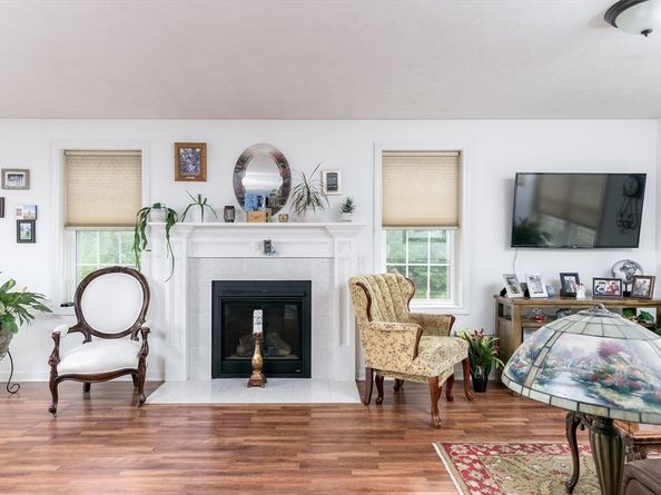 22 Bittersweet Blvd, Worcester MA 01607