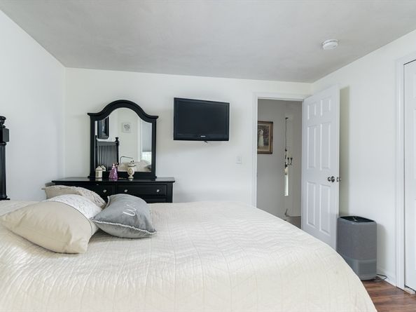 22 Bittersweet Blvd, Worcester MA 01607