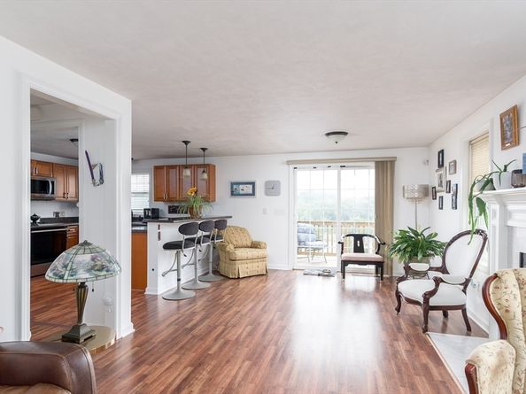 22 Bittersweet Blvd, Worcester MA 01607