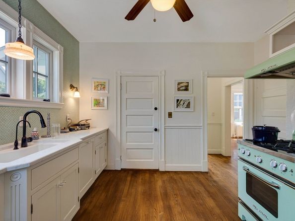 5 Bacon St, Winchester MA 01890