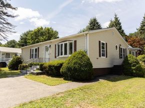 7 Green Holly Drive, Kingston MA 02364