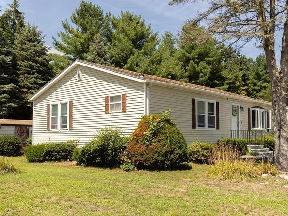 7 Green Holly Drive, Kingston MA 02364