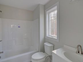 89 W Main St, Northborough MA 01532