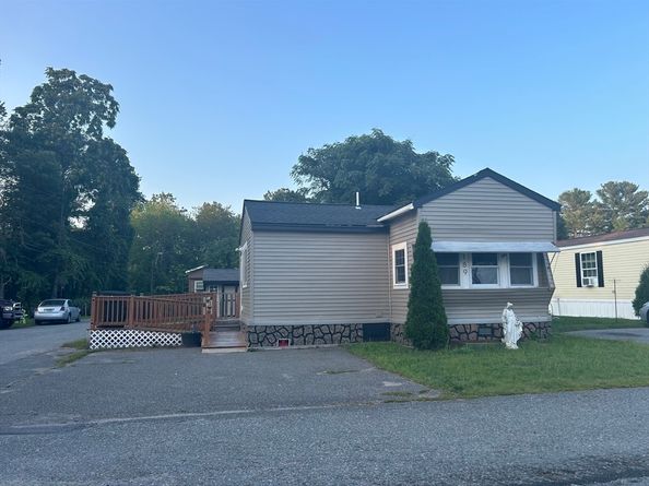 189 Lakeview Street, Tewksbury MA 01876