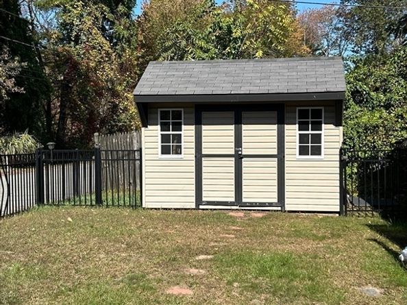 189 Lakeview Street, Tewksbury MA 01876