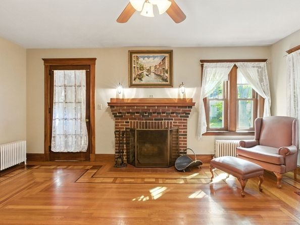 28 Edgeworth St, Weymouth MA 02189